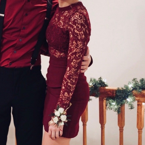 Red Long Sleeve Laced Dress - Picture 6 of 6